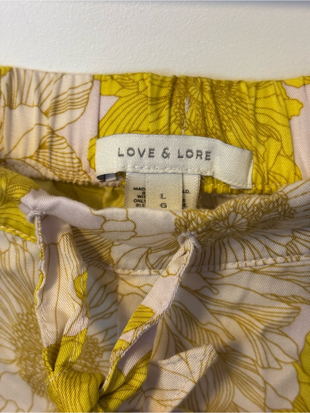 Yellow Pyjama Set Floral Button-Up with piping sz L - Picture 6 of 11